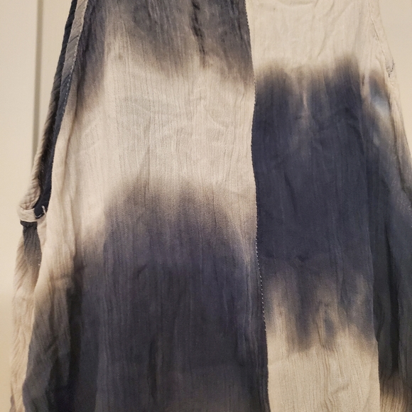 Scrunch tank top.🍒 - Picture 9 of 10